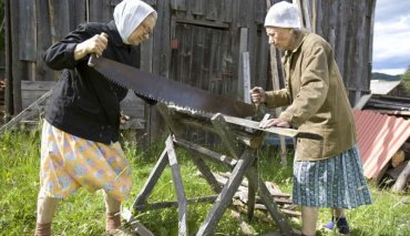 Российским женщинам в селах увеличат рабочий день