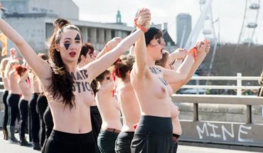 В Лондоне женщины топлес протестовали против изменения климата