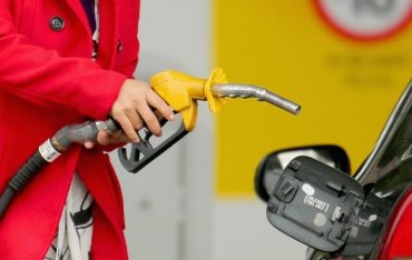 Антимонопольный комитет ожидает от операторов АЗС снижения стоимости бензина