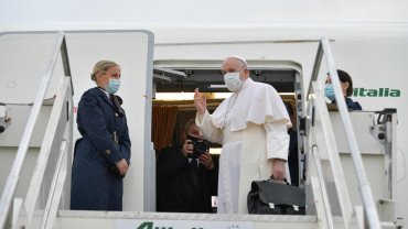 Папа римский впервые в истории прибыл в Ирак