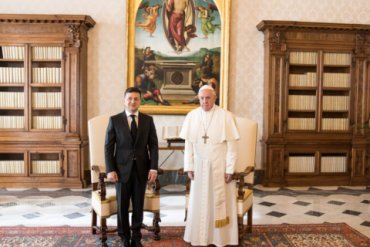 Зеленский поздравил папу Франциска с годовщиной избрания