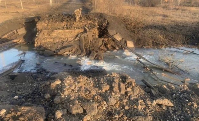 Россияне взорвали ключевой мост, по которому шло снабжение Бахмута