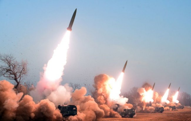 Ким Чен Ын приказал военным готовится к “настоящей войне”