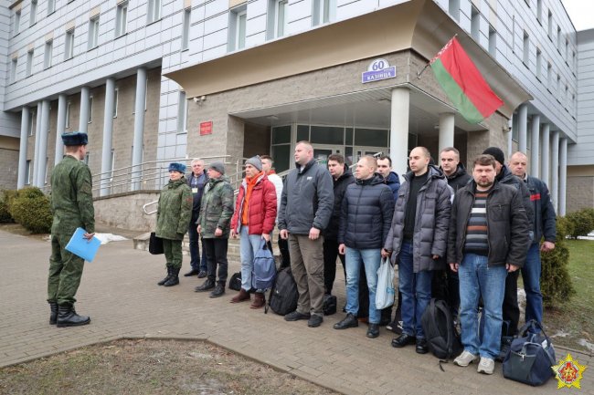 В Беларуси начался призыв военнообязанных на месячные сборы