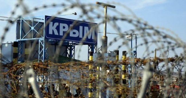 Військове командування і окупаційна влада Криму продають нерухомість та вивозять родини