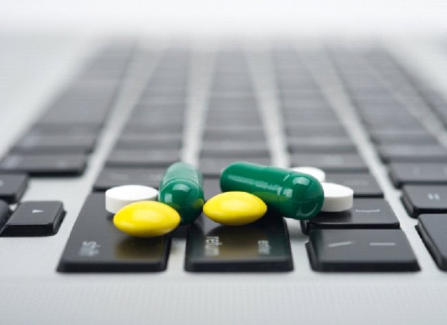 Огляд переваг купівлі ліків в онлайн-аптеці