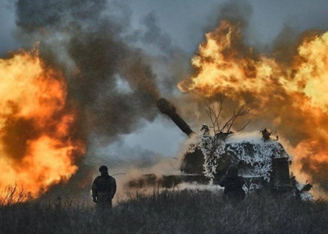 Пауза в допомозі США: як це змінить війну і дипломатію України Пауза в допомозі США: як це змінить війну і дипломатію України