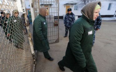 В Дагестане арестантка связала гинеколога колготками и сбежала