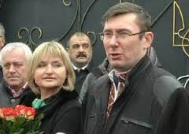 Освобождение Луценко. Похороны оппозиции