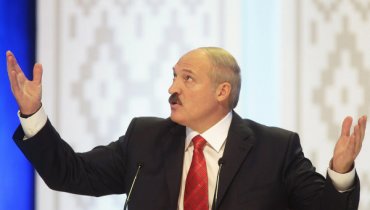 Лукашенко недоумевает: как верующие чиновники могут красть?