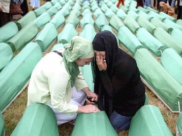 Президент Сербии извинился за преступления против боснийских мусульман, но отказался признать их геноцидом