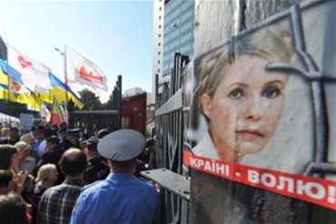 Янукович очень хочет, чтобы Тимошенко оставалась за решеткой