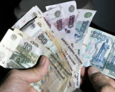 Первую зарплату в рублях наличными в Севастополе получили медики