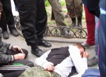 В Одессе активисты ловят пьяных вооруженных сепаратистов