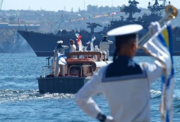 Россия согласилась отдать Украине ее корабли и самолеты
