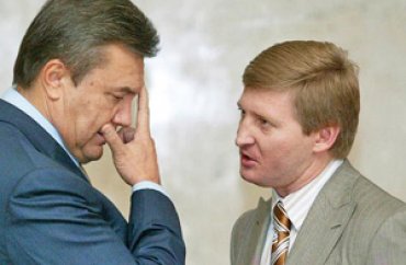 Янукович подал в суд на Ахметова