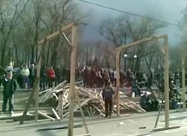 В Луганске возводят виселицы для «бандеровцев»