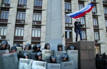 Донецкая милиция сдалась, зато появились партизаны
