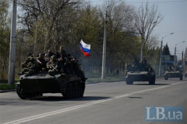 Российские флаги на украинских БТРах – это военная хитрость, – Минобороны