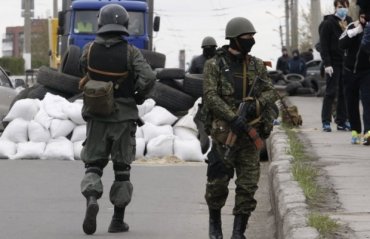 Въезд в Славянск охраняют вооруженные чеченцы