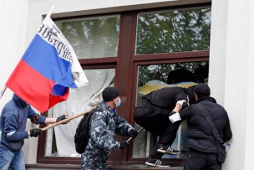 В Луганске захватили прокуратуру и областную телерадиокомпанию