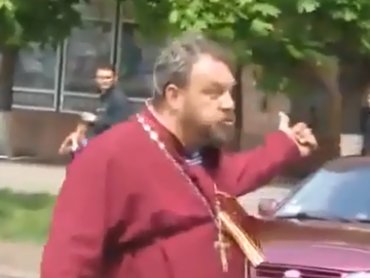 Настоятель храма в Луганской области обвинил Надежду Савченко в избиении