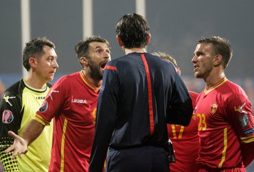 УЕФА присудил черногорцам техническое поражение от сборной России