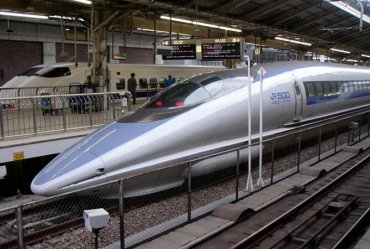 В Японии поезд установил рекорд скорости