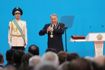 Назарбаев в пятый раз принес присягу президента