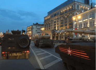 В Москве радостно отправили танки «на Киев»