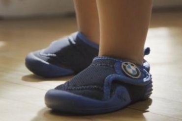 BMW создал обувь для детей, которая защитит их от падения