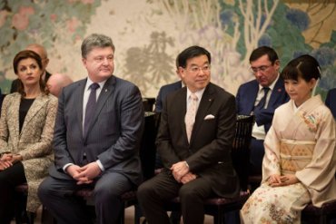 Луценко заснул на встрече с японским премьером