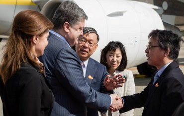 Порошенко предложил японцам приватизировать украинские порты