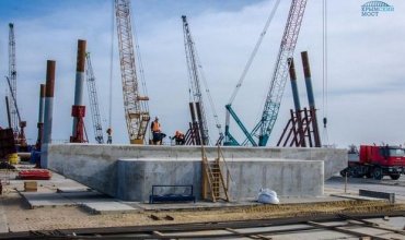 Россия построила первую опору под Керченский мост