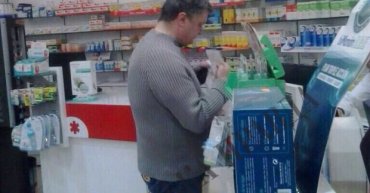 Почему Порошенко ходил в испанскую аптеку без охраны
