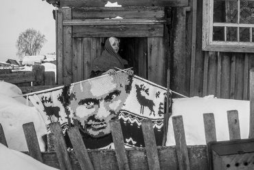 Культ личности: россияне покупают ковры с портретом Путина