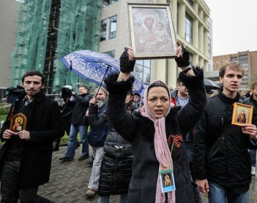 В России православные активисты избили австрийского рокера