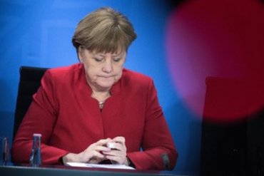 Меркель обвинили в неуплате партийных взносов