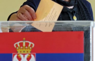 На выборах в Сербии победили сторонники вступления в ЕС
