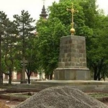 В Кривом Роге под памятником Ленину раскопали фундамент старинной церкви