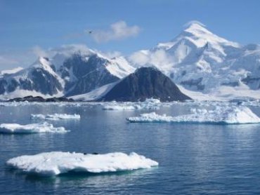Льды Антарктиды скрывают уникальное озеро – ученые