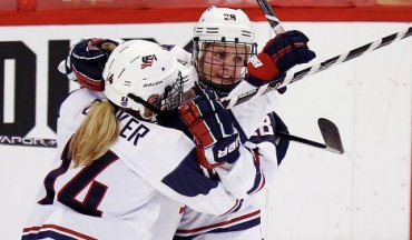 США выиграли чемпионат мира по хоккею среди женщин
