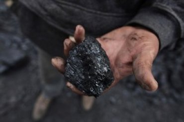 Порошенко предлагает конфисковать уголь из ДНР и ЛНР
