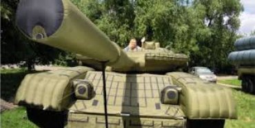 Армия США заказала надувные российские танки
