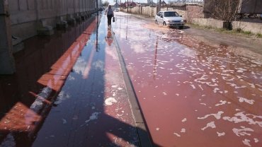 Из-за аварии на заводе российский город затопило соком