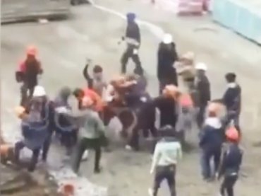 Появилось видео массовой драки краснодарских строителей