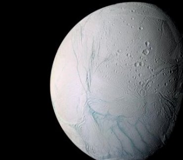 Учёные: На спутнике Сатурна есть внеземная жизнь