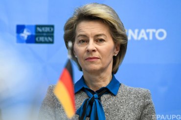 Министр обороны Германии призвала к более жесткому курсу в отношении Москвы