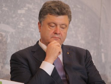 Из-за коррупции рейтинг Порошенко обвалился почти в два раза – СМИ