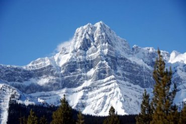 В Канаде три известных альпиниста погибли при сходе лавины